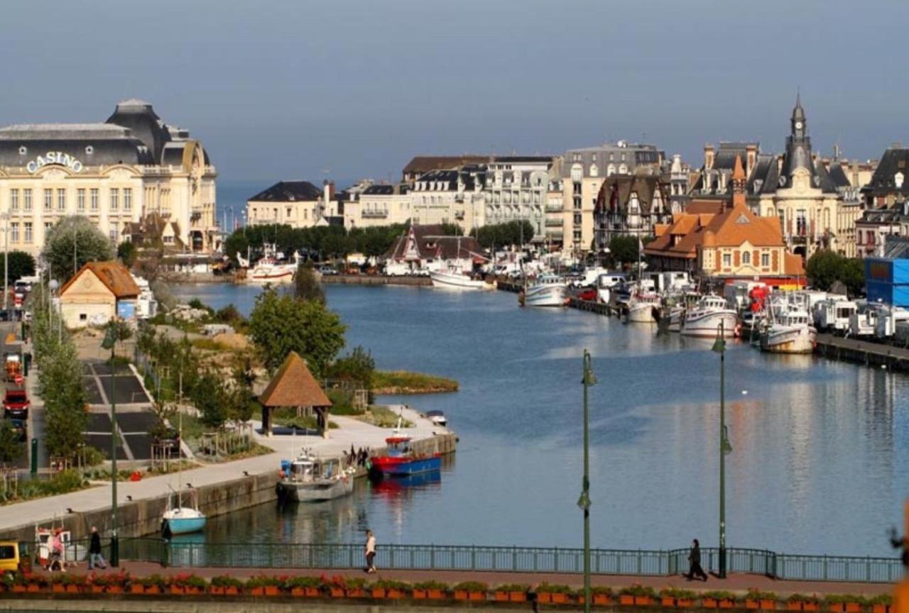 Villa Cote-Fleurie ทรูวิลล์-ซูร์-แมร์ ภายนอก รูปภาพ